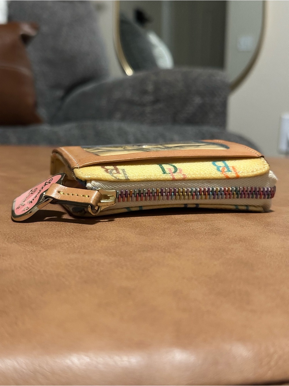 VTG Dooney & Bourke Multicolor DB Wallet White Rainbow Zip Heart Charm Y2K Rare - Picture 3 of 4